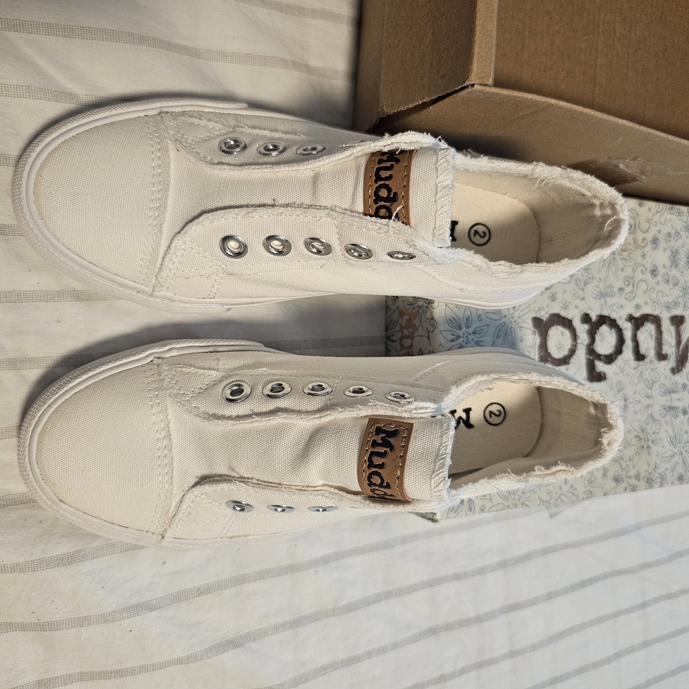 Mudd White Slip-On Sneakers
